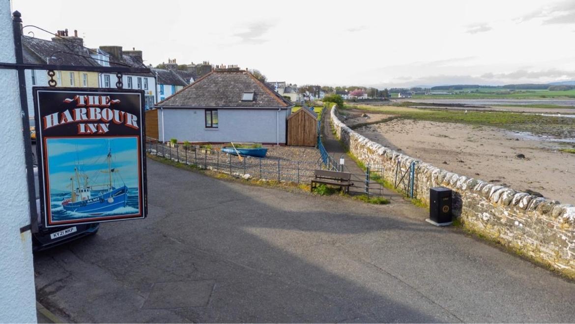 The Harbour Inn Garlieston Exterior photo